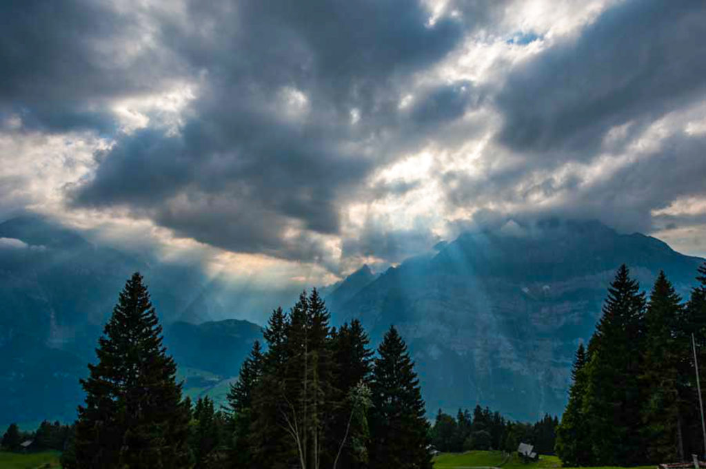 Glarus --> Skihütte --> Schilt ©Tobias Marti